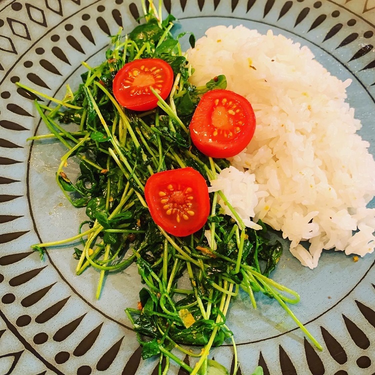 Pea Shoots Microgreens Stir Fry with Garlic Natural Awakenings