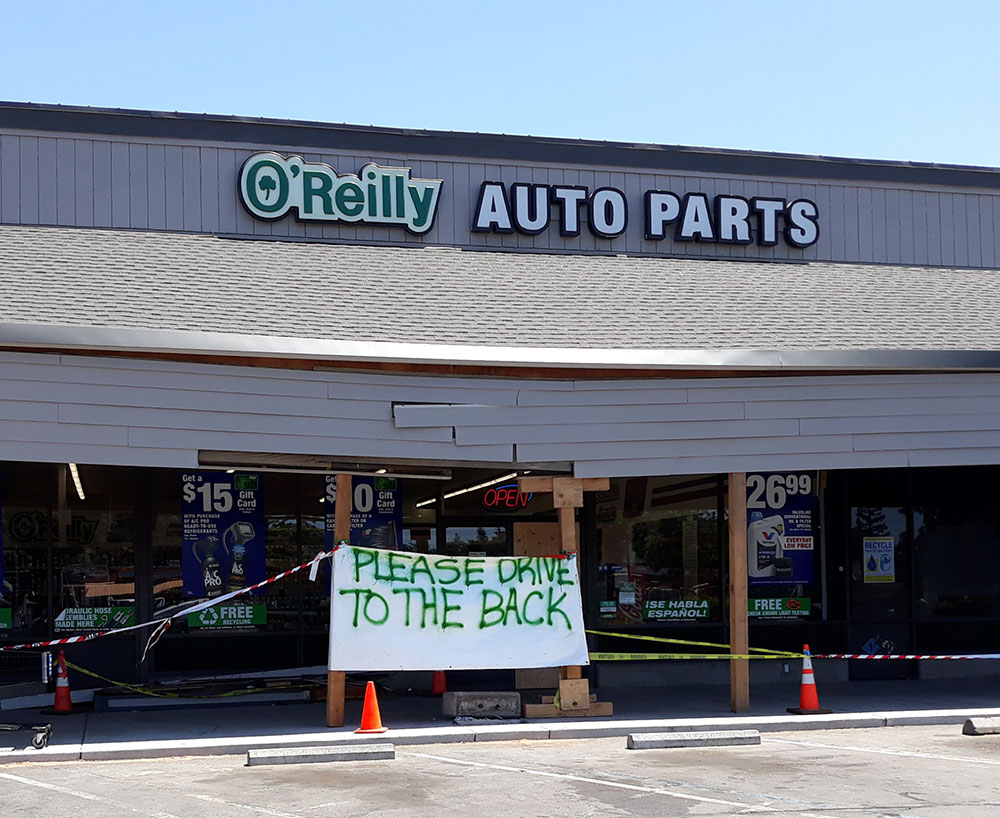 Vehicle Nearly Takes Out O'Reilly Auto Parts The Gridley News