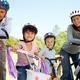 Thumb_family-riding-bikes
