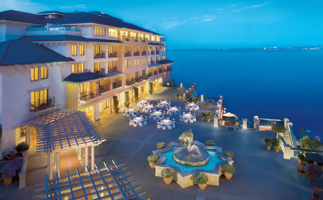 Main_image_dolphin_exterior_blue