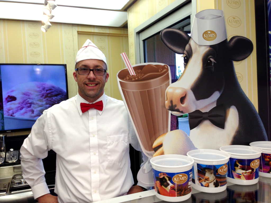 World's Largest Ice Cream Scoop in Cedarburg on June 28 Wisconsin Parent