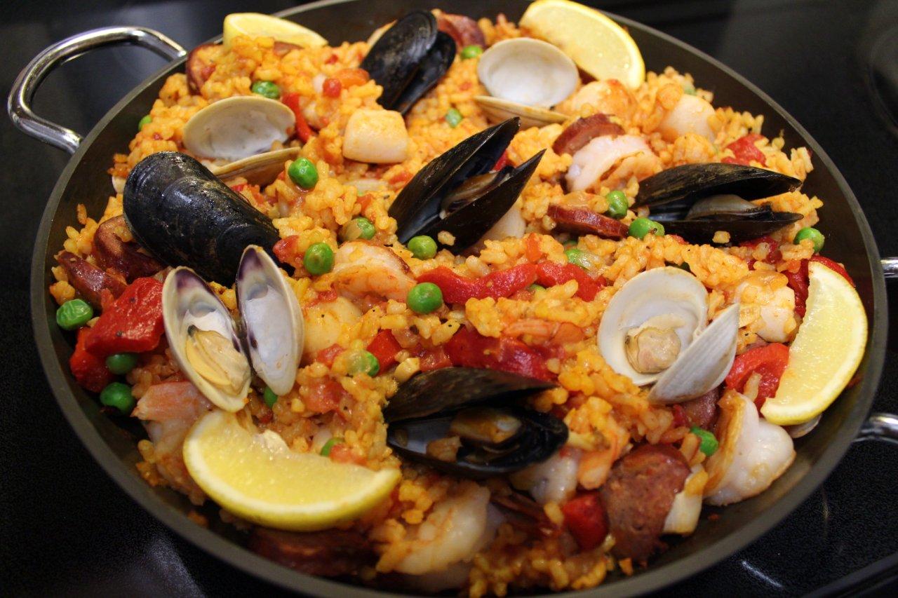 Al Fresco Diversity And Freshness Dominate Spanish Style Paella