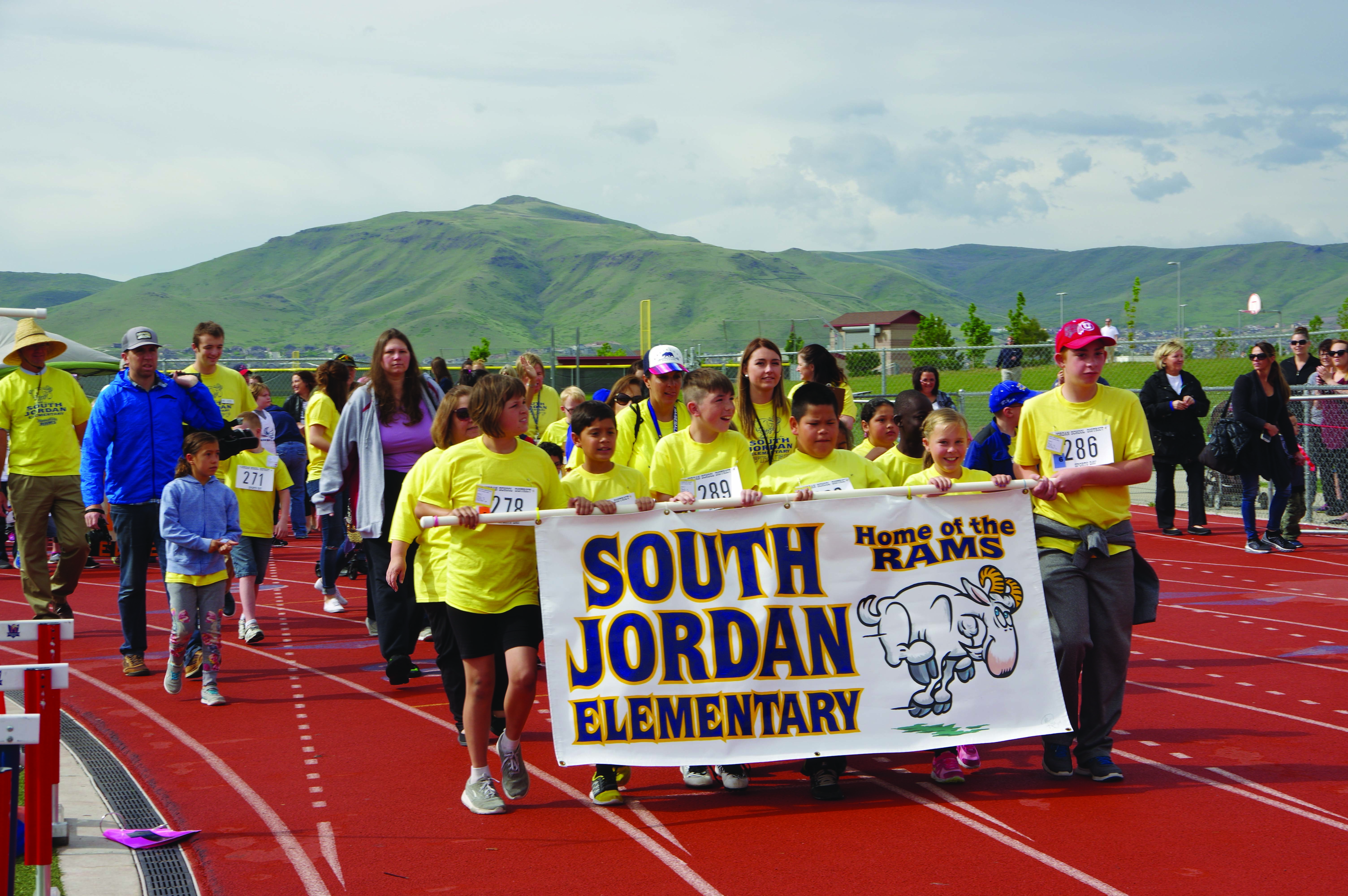 Elk Meadows, South Jordan Elementary Students Shine At SportsDay