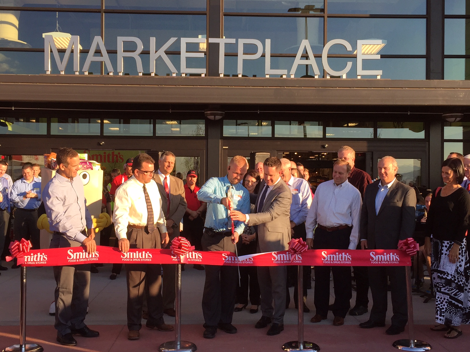 SMITH’S MARKETPLACE OPENS IN DAYBREAK South Jordan Journal