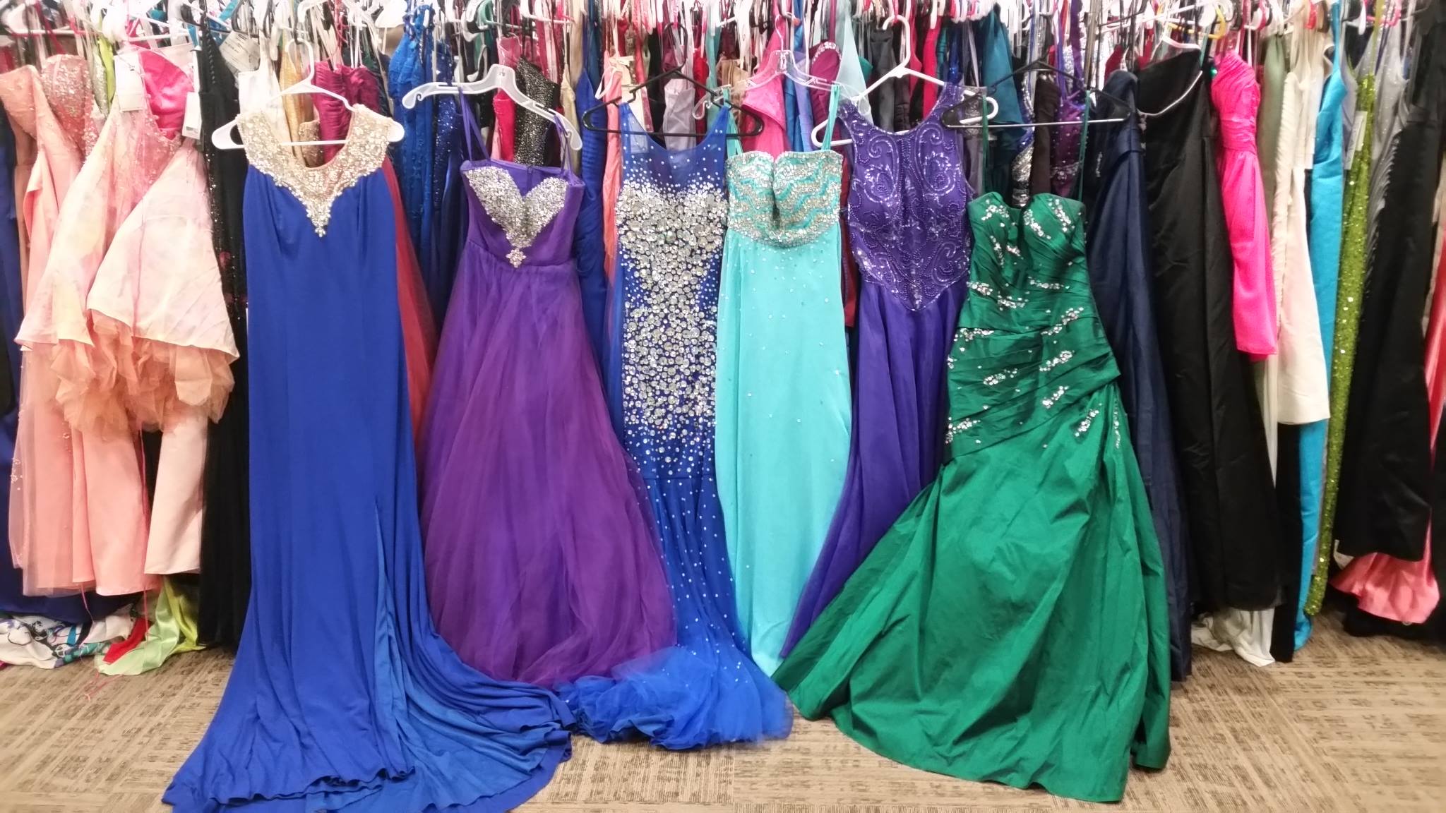The Shoppes at Arbor Lakes Hosts Project Prom Dress Collection