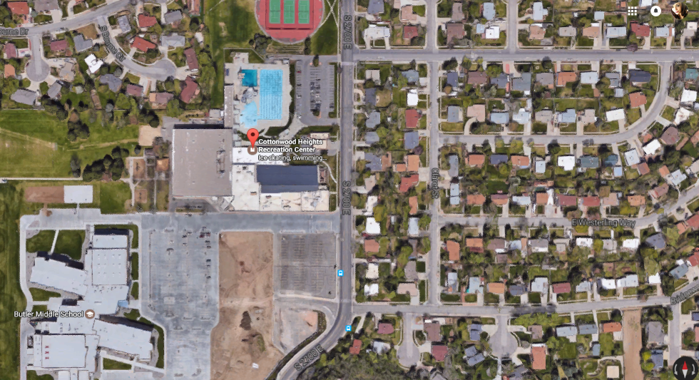 Signs installed to regulated rec center traffic Cottonwood Heights