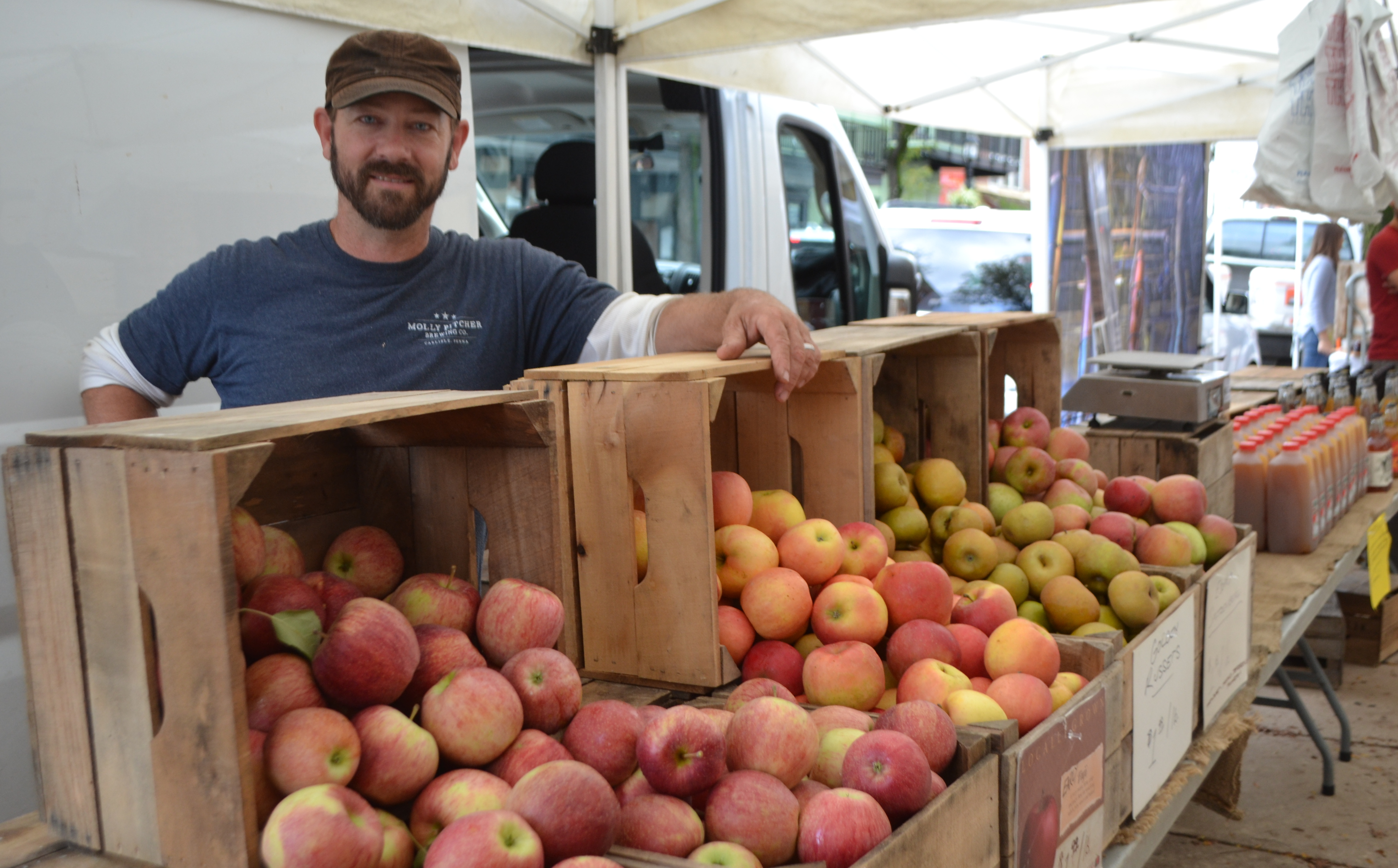 Farmers Market Enjoys Apple Harvest Theme | Chester County Press