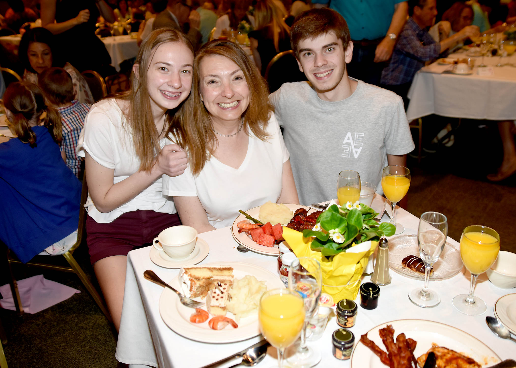 Brookfield Zoo’s Mother’s Day Brunch