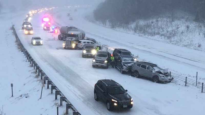 Epic blizzard blasts Minnesota 70 mph winds, 400+ motorists stranded