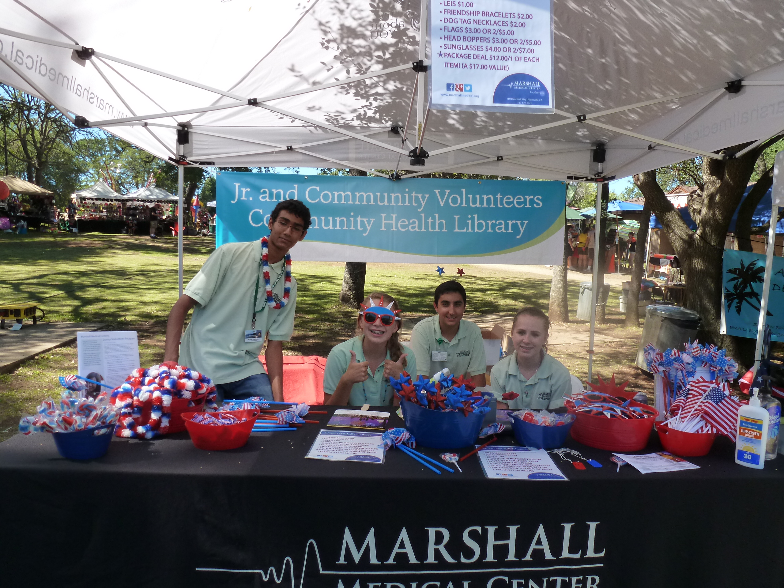 Marshalls Junior Volunteers help with community outreach