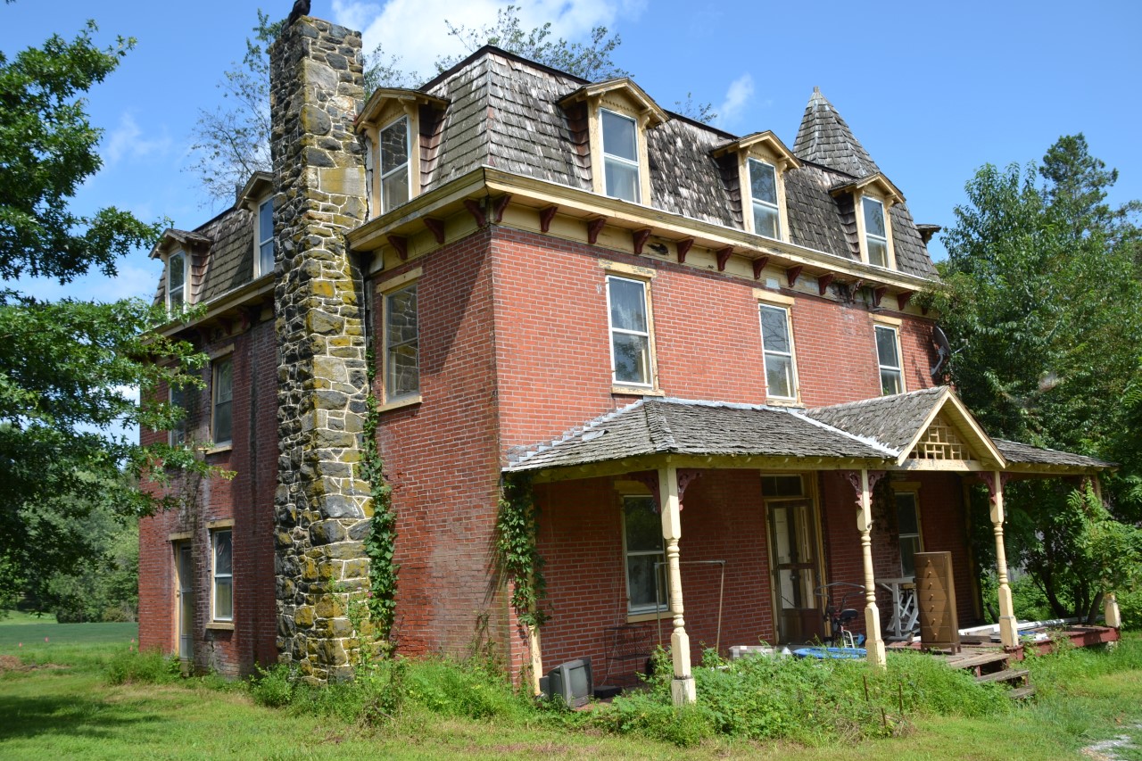 Township board votes to have historic house demolished