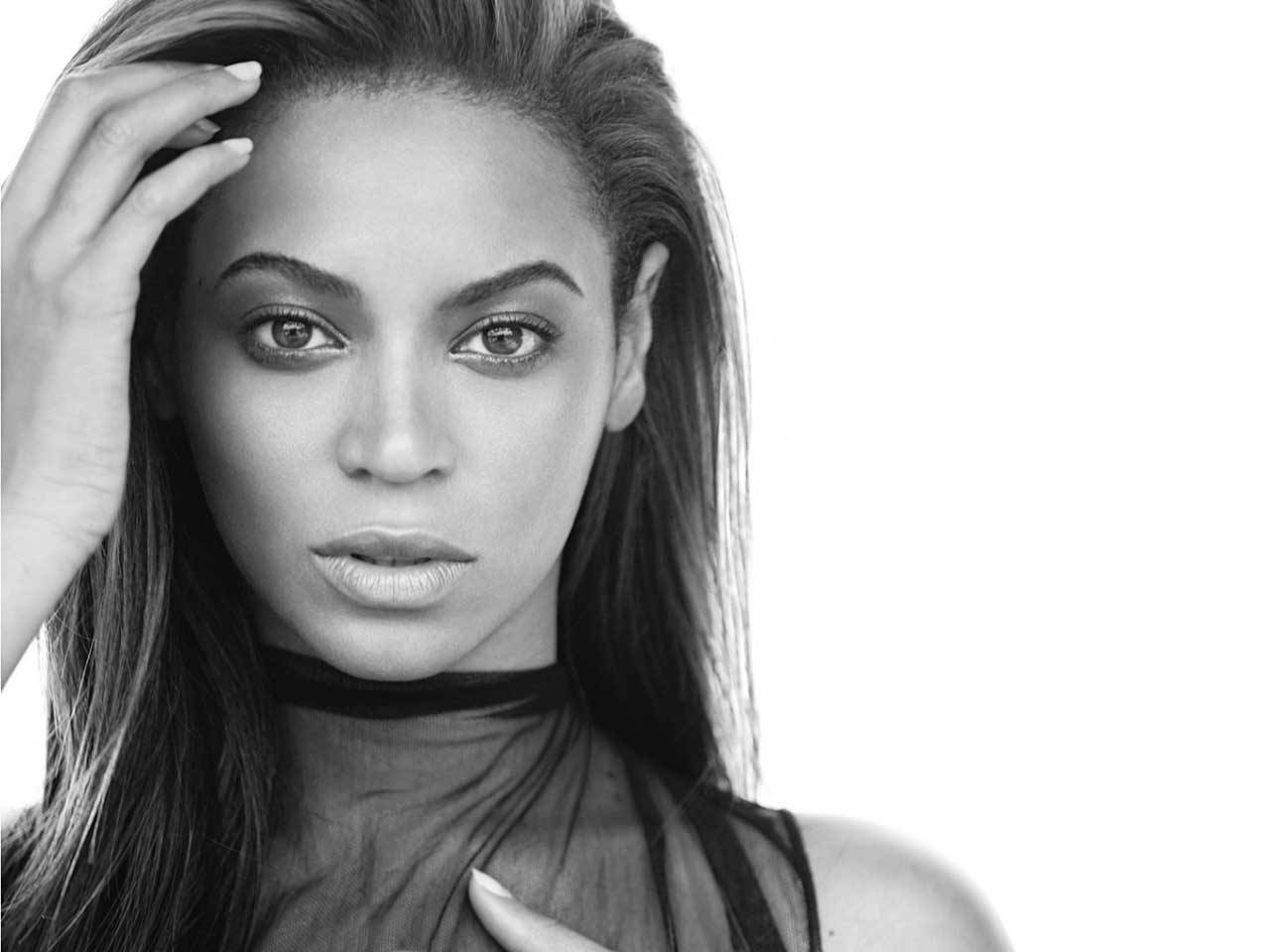 Crazy In Love: The Beyonce Knowles Biography
