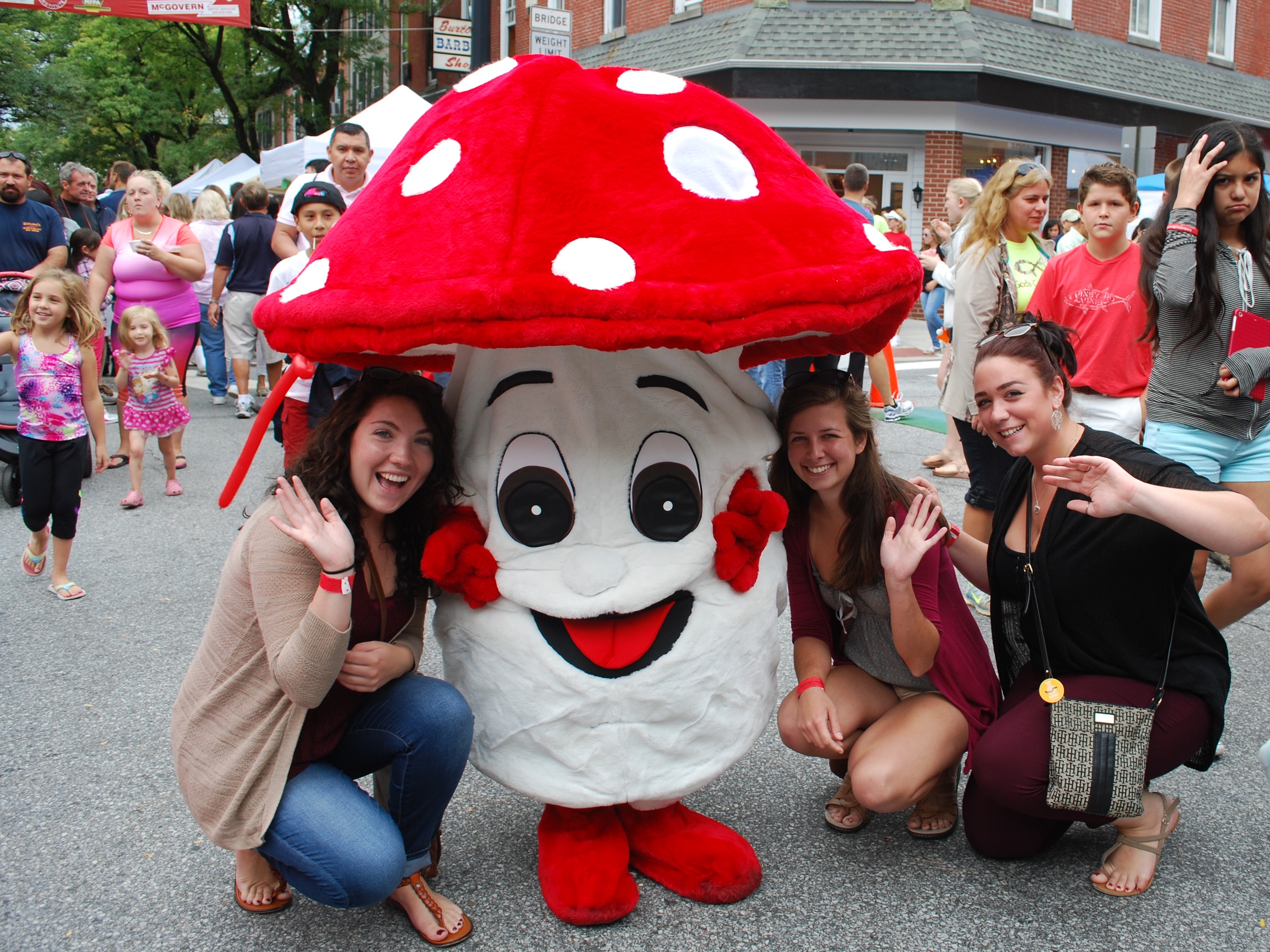 are dogs allowed at kennett mushroom festival