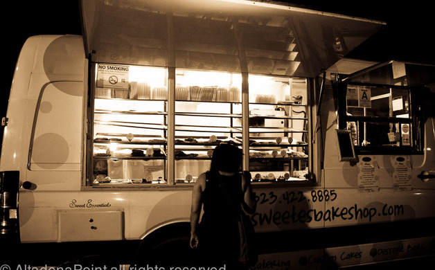 Food Truck Friday on a summer’s night | Altadena Point