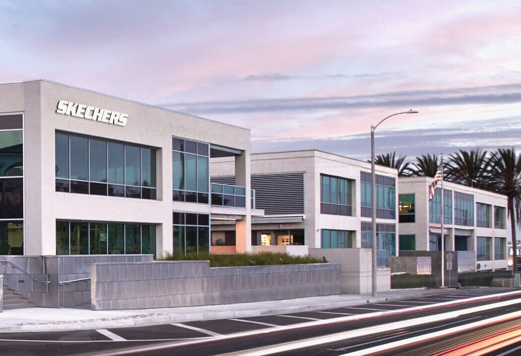 Sketchers manhattan 2024