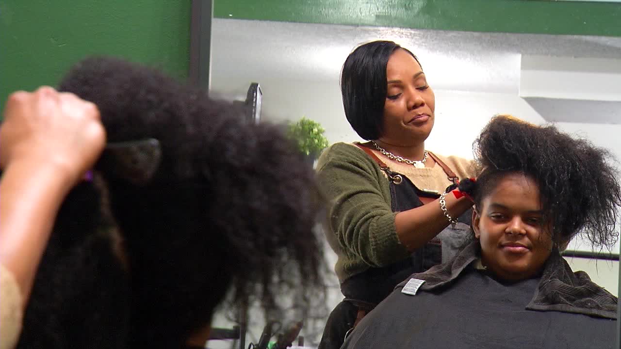 Walz signs CROWN Act, banning racial discrimination based on hairstyles
