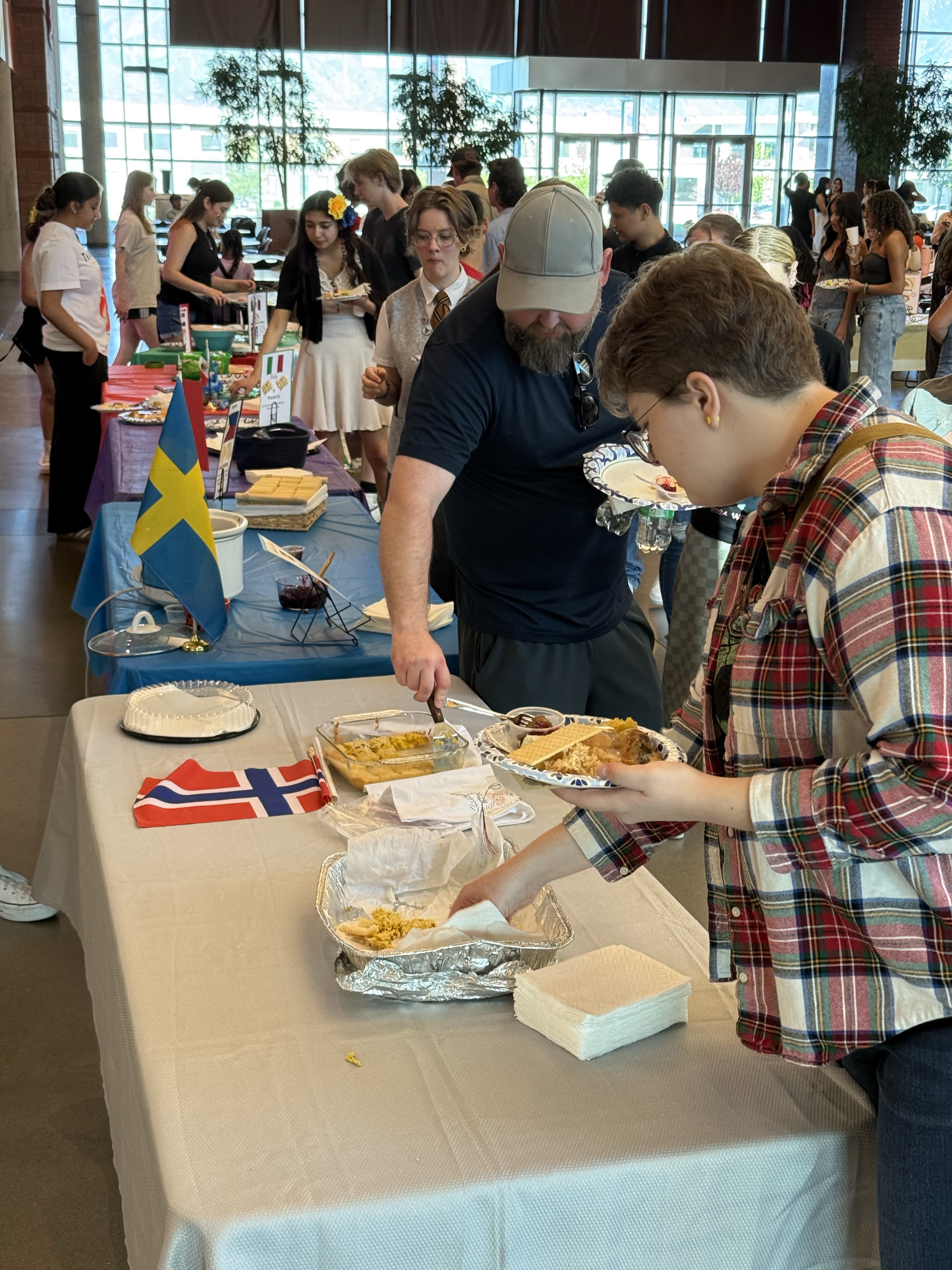 A taste of the world: Murray High celebrates global culture